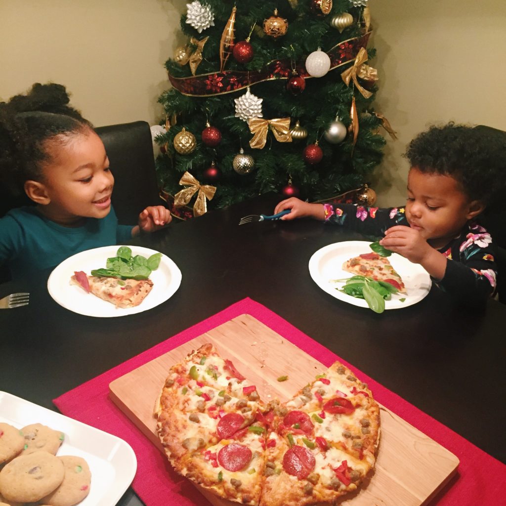 managing holiday chaos, quality family time, family dinner, pizza night, Red Baron pizza #ad