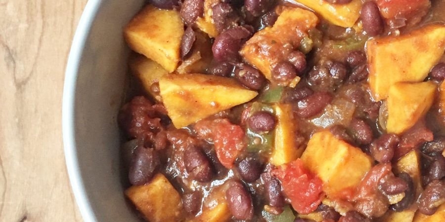 sweet potato chili, sweet potato recipes, easy dinner recipes for family, vegetarian recipes healthy