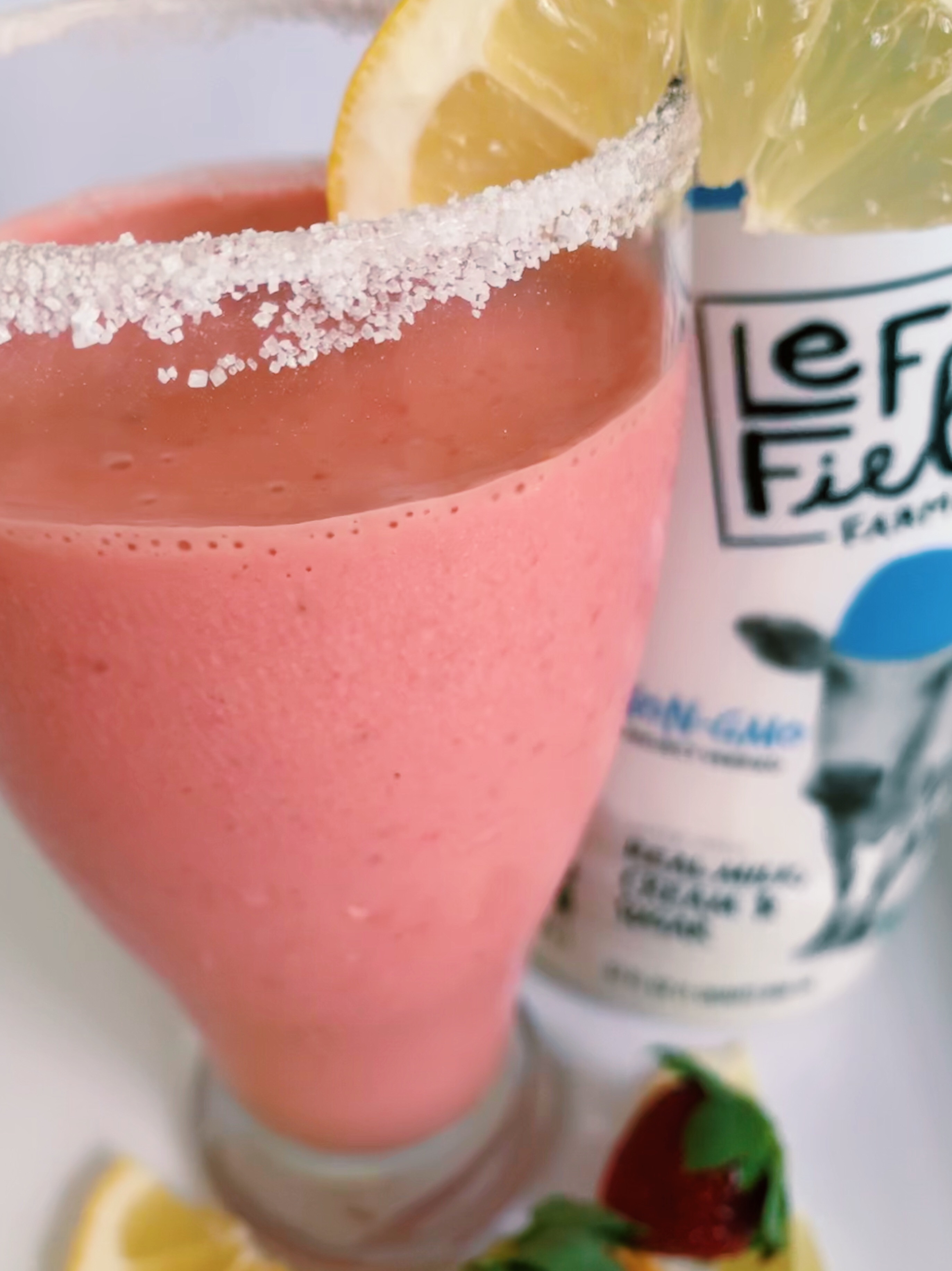 Creamy and Refreshing Frosted Strawberry Lemonade •