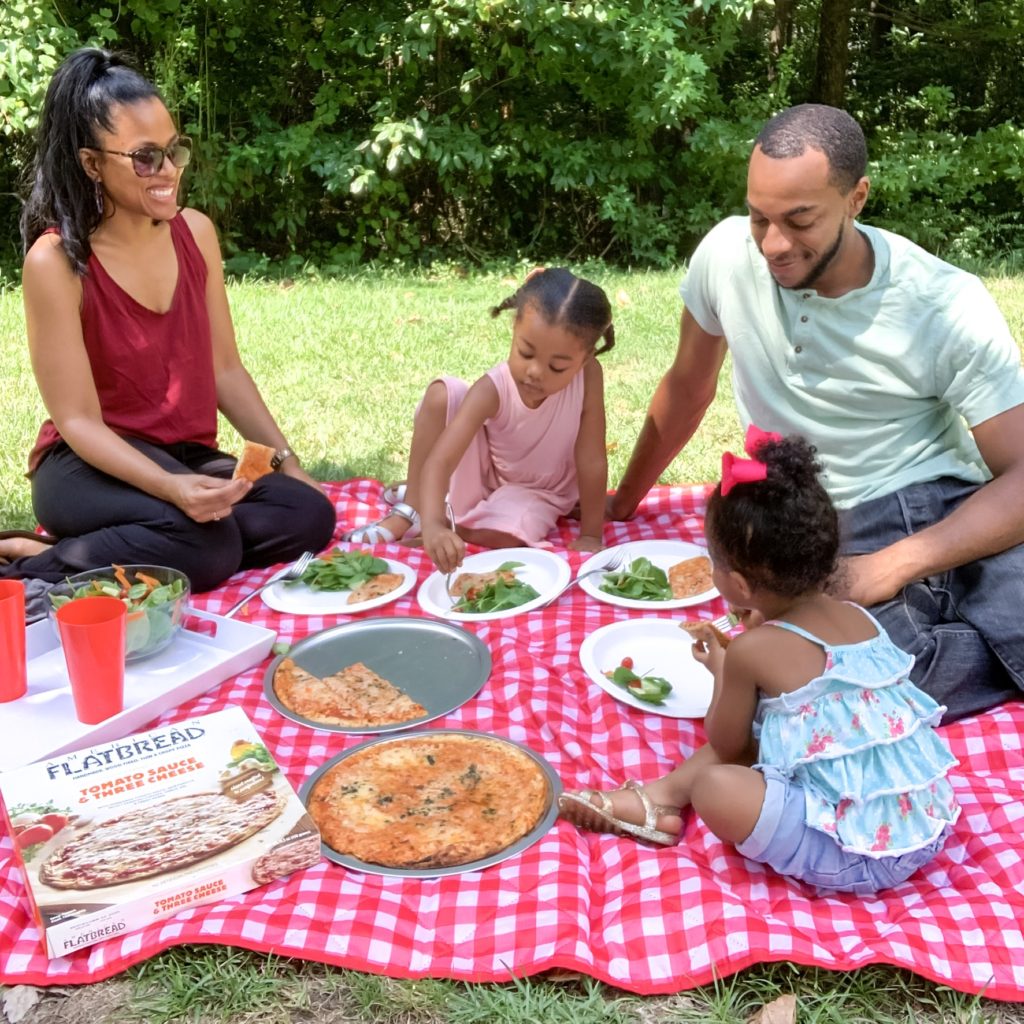 American Pizza Flatbread, pizza night, connect with your kids, dinner activities, easy dinner recipes #MyAmericanFlatbreadPizza